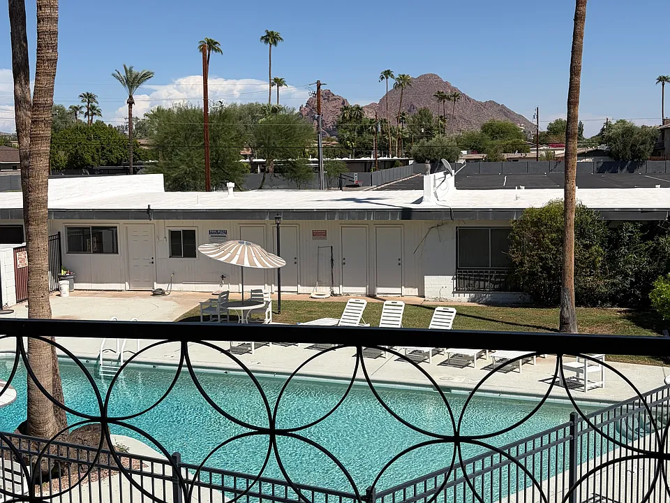 3270 E Camelback Rd #212