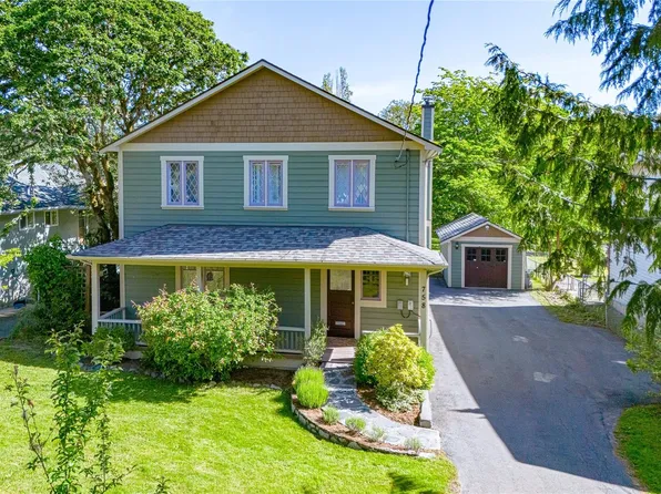 758 Newbury St, Saanich, BC V9A 2C1