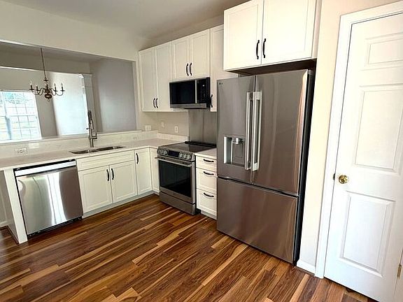 5th image of 6834 Beverly Springs Dr