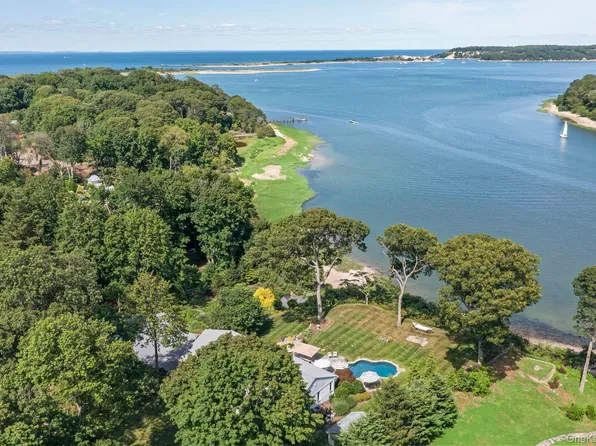 88 Dyke Road, Setauket, NY 11733