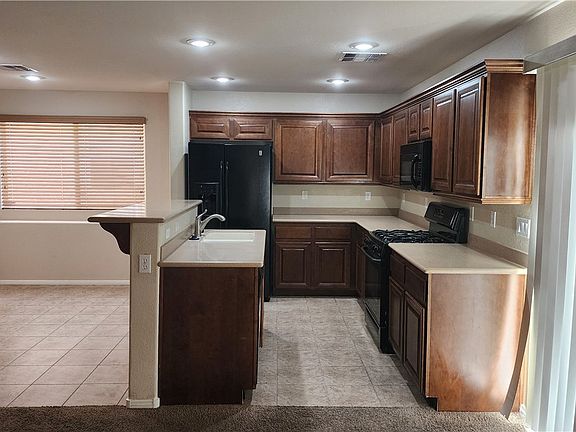 2nd image of 853 Patagonia Ridge Ave