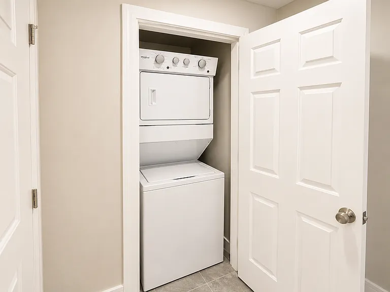 6796 Waltham Ave — Photo 15