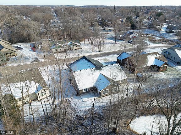 5th image of 300 Brown Ave N