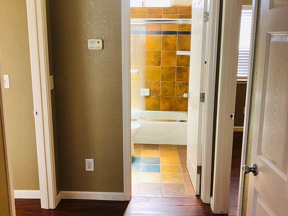 5th image of 291 Park St #291