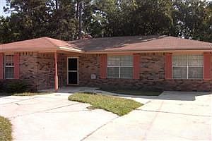 1st image of 700 Meadow Ct