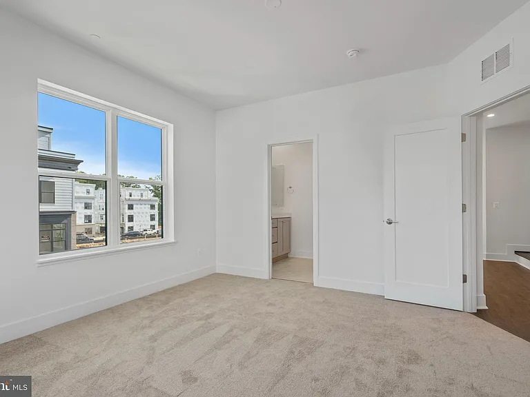 2038 Tysons Ridgeline Rd — Photo 30