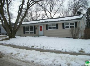 503 Lauri Ln, Cherokee, IA 51012