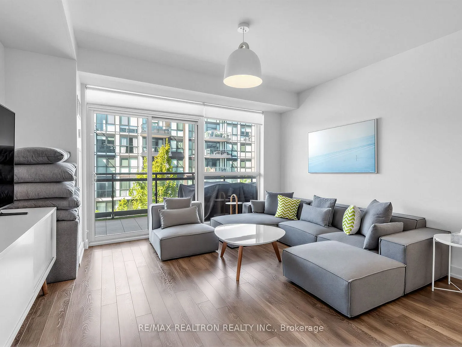 2 bed, $2,500 — Photo 2