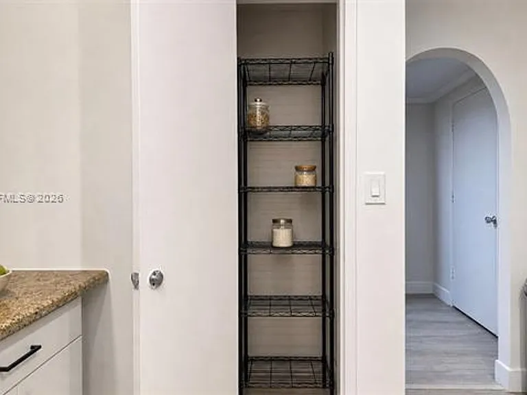 900 Bay Dr #424 — Photo 9