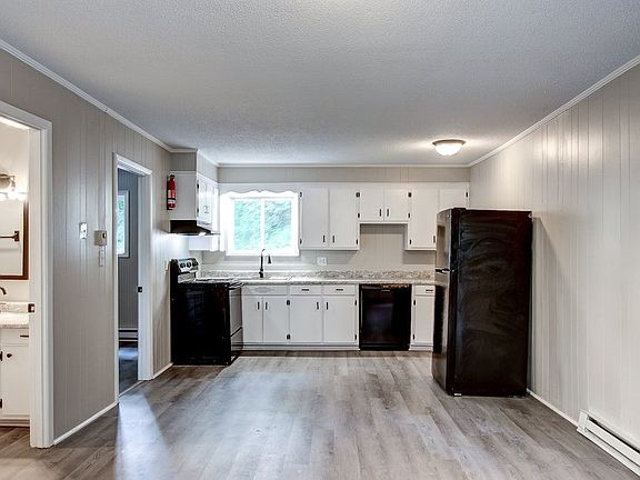 3rd image of 526 Stadium Dr #6