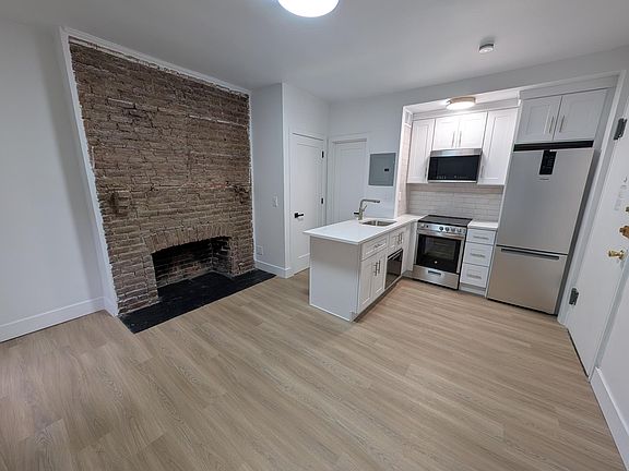 3rd image of 113 W 15th St APT 2R