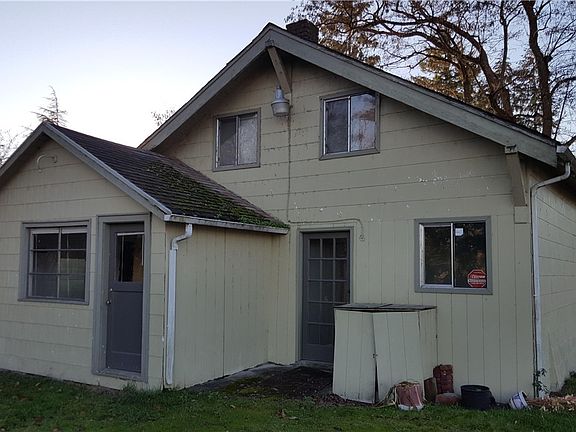 2nd image of 2124 N Pearl St