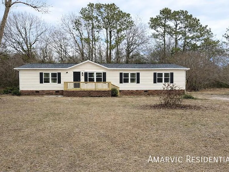 450 Wendy Ln — Photo 2