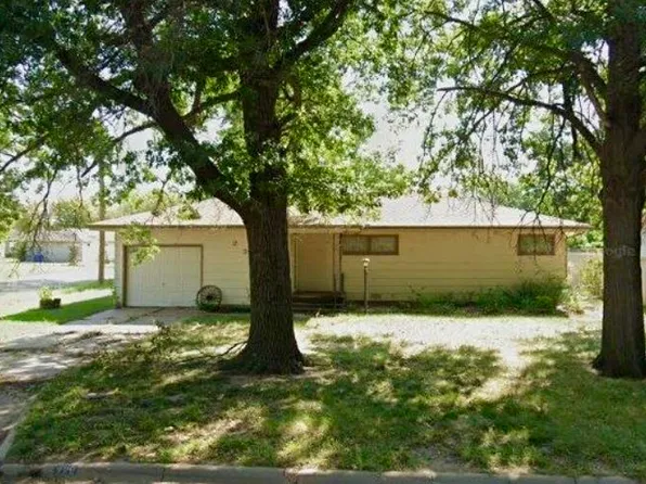 228 N Washington St, Cheney, KS 67025