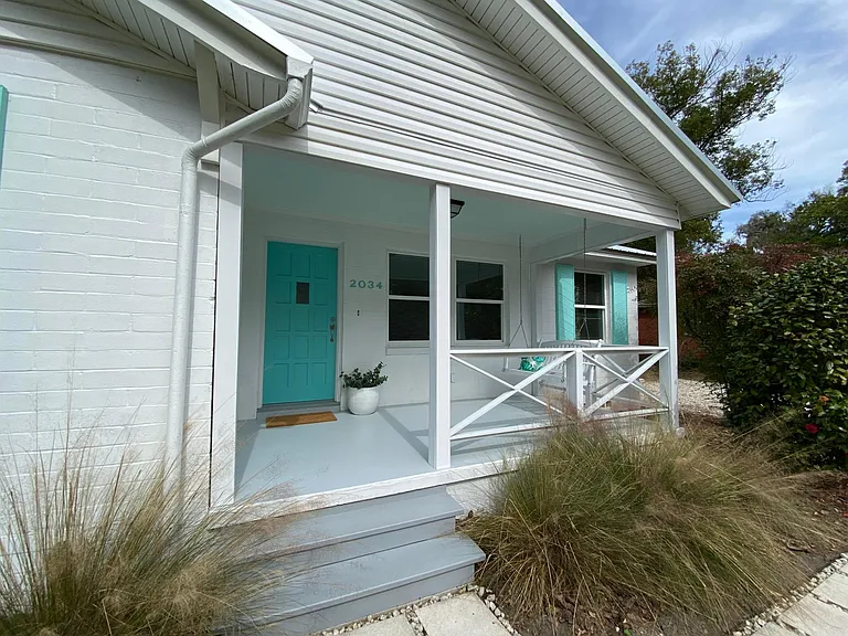 2034 NW 7th Ln — Photo 2
