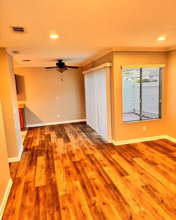 3451 Seabreeze Walk