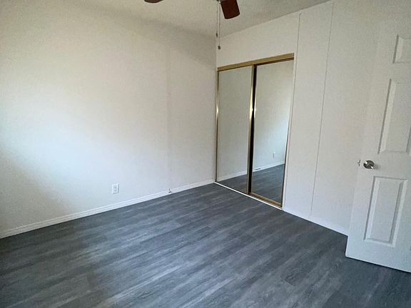 3rd image of 4455 1/2 W Rosecrans Ave