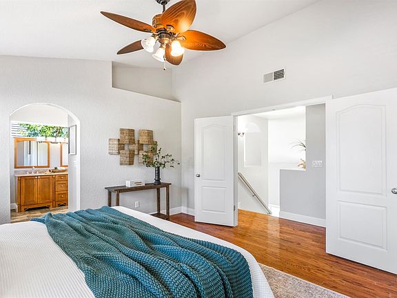 5th image of 153 Sutcliffe Cir