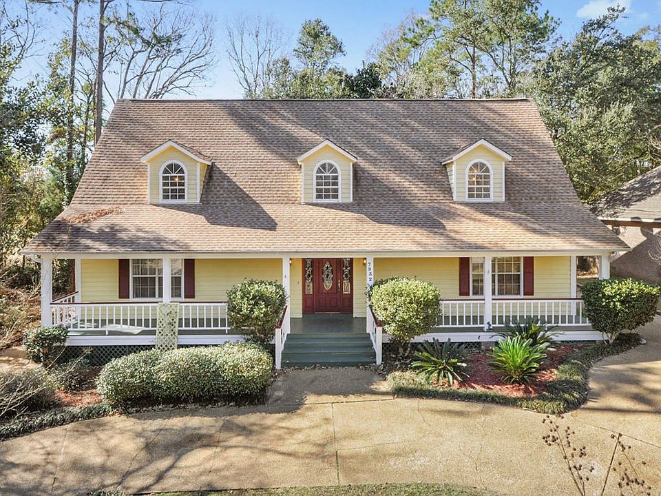 Gorgeous Golf Course Living