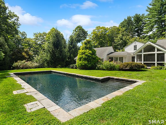 4th image of 316 Chestnut Hill Road