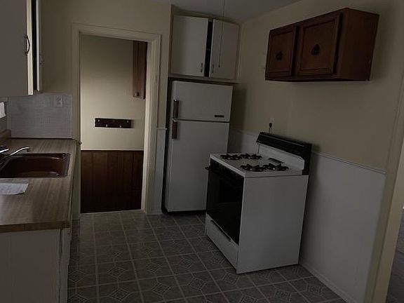 3rd image of 2174 Detroit Ave #1
