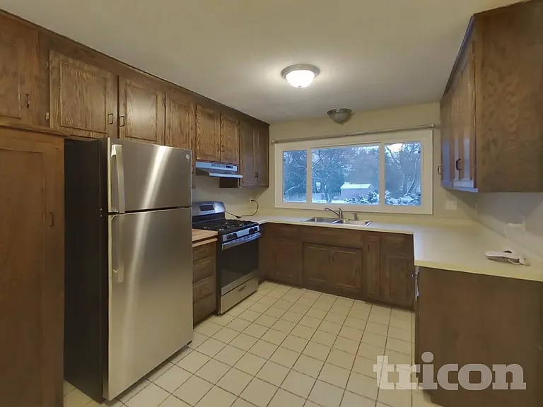 3820 Union Terrace Ln N — Photo 2