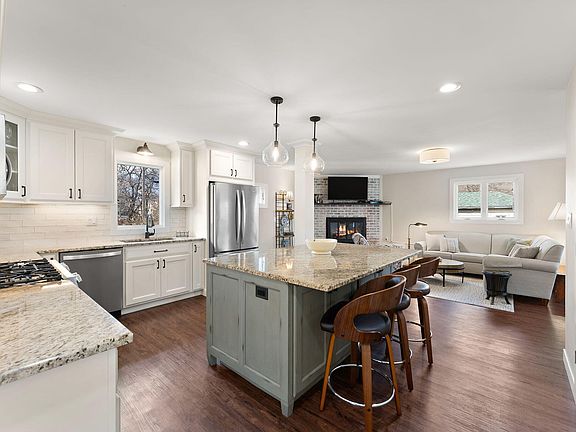 3rd image of 303 Weston St