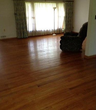 3rd image of 10084 Lynn Dr