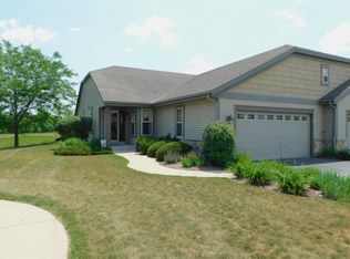 2703 Kingfisher Ct, Waukesha, WI 53189