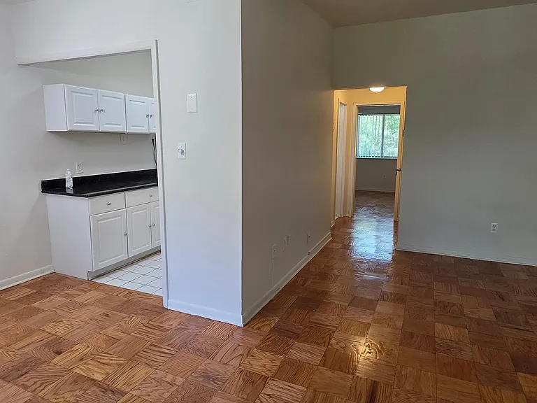 10424 Rockville Pike #402 — Photo 10