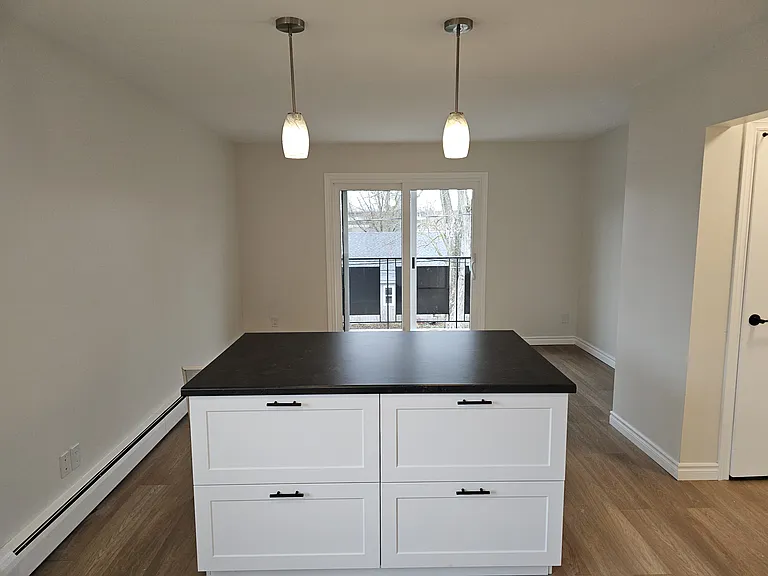 34 Carleton St S #7 — Photo 2
