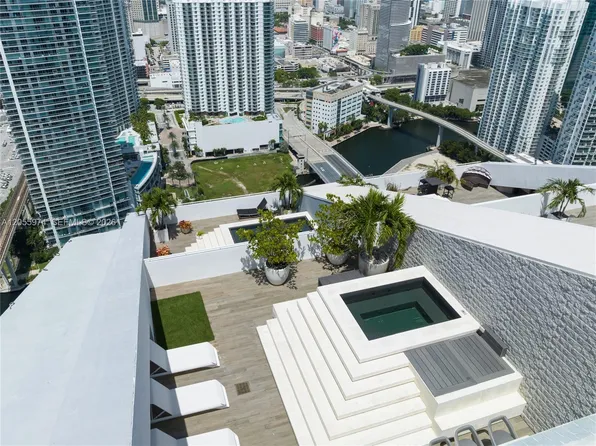 88 SW 7th St #Penthouse 4303, Miami, FL 33130