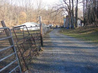 129 Blue Rocks Rd, Lenhartsville, PA 19534