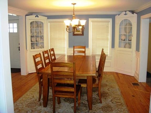 Spacious Dining Area