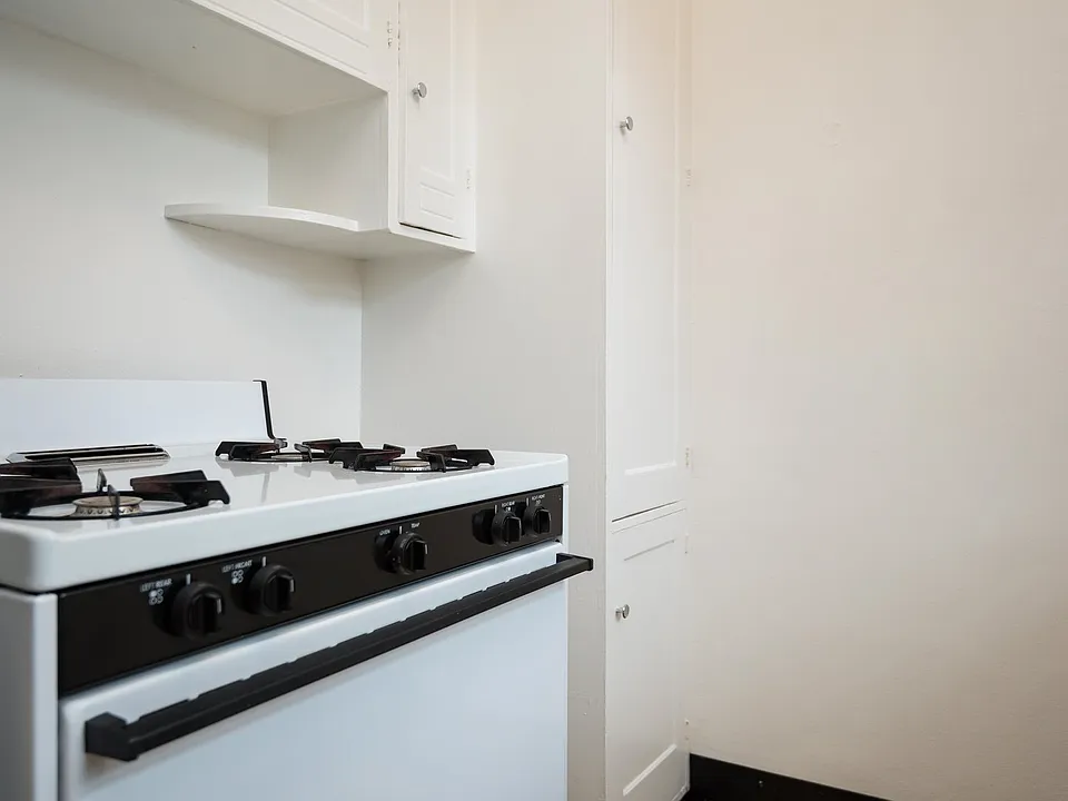 5600 NE Sandycrest Ter #1