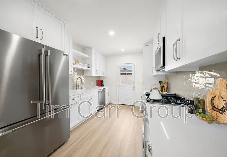 1801 Clay St — Photo 3