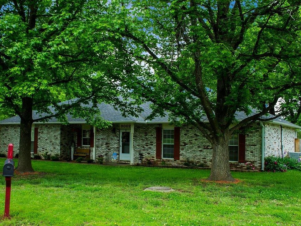 1st image of 3002 W Parkwood Dr