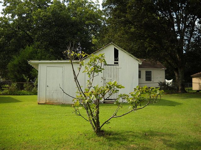 2nd image of 506 Holmes St
