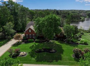 27 Birdsong Pkwy, Orchard Park, NY