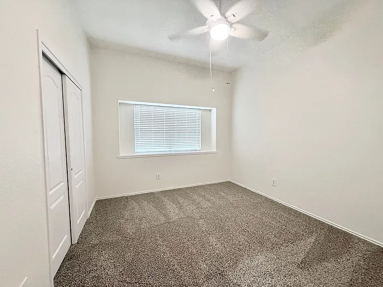 236 Almond Dr — Photo 29