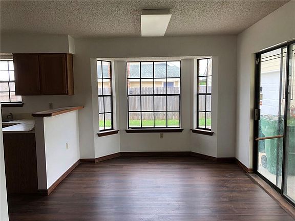 4th image of 2565 Jarrot Dr