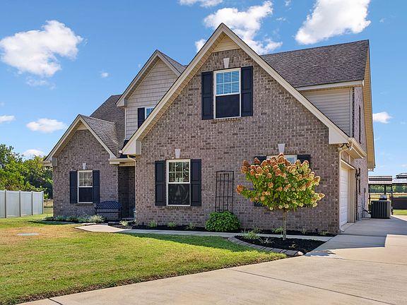 2nd image of 900 Nimbus Ln