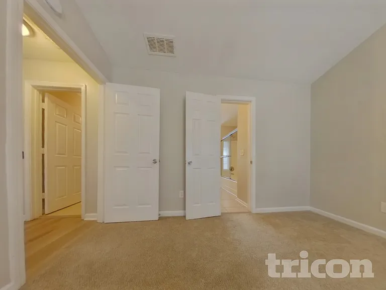 1047 Winterglen Way — Photo 10