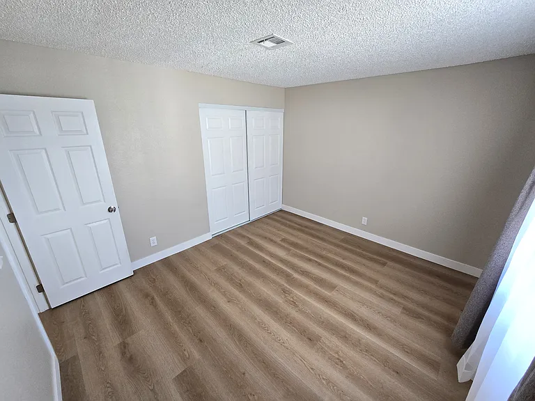 4851 E Craig Rd #C — Photo 12