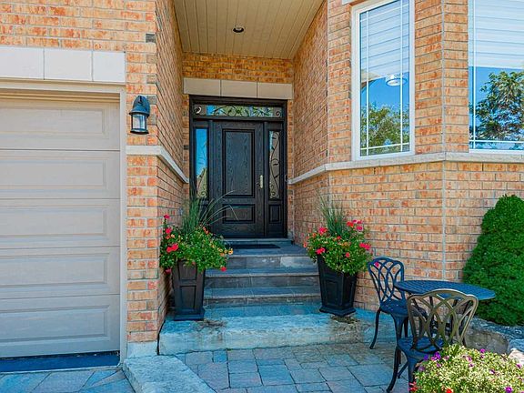 2nd image of 170 Ivy Jay Cres