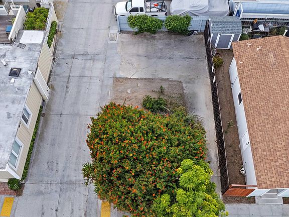 2nd image of 2028 Abbott St #0