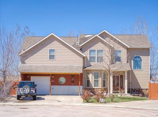 702 Sunburst Ct, Gillette, WY 82718