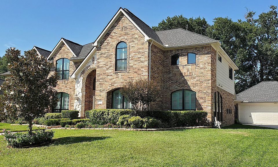 2nd image of 10 Bentley Park Ct