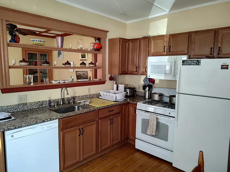 54 Grant St #2 — Photo 4