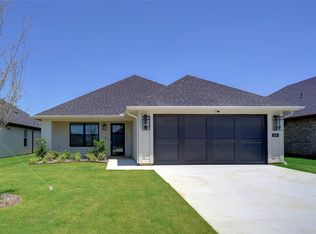 809 Rodgers Ave, Godley, TX 76044